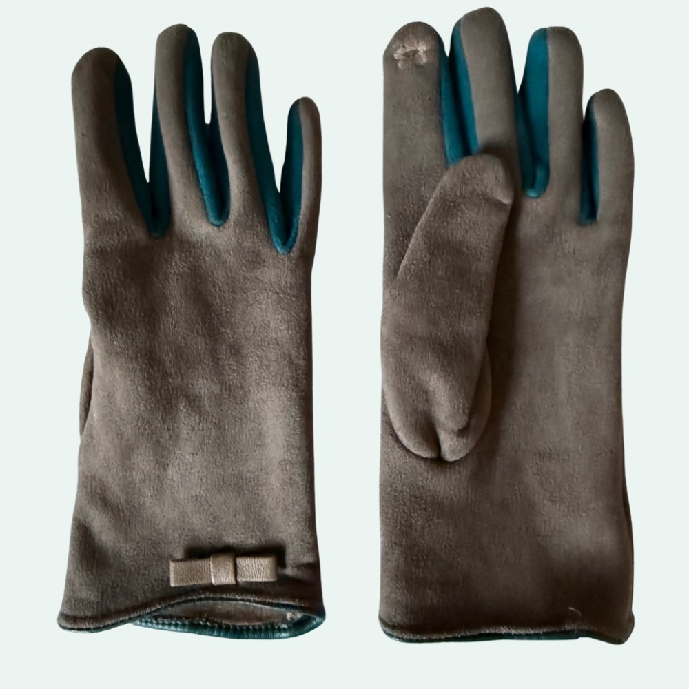 Pair of Gloves Taupe Turquoise Romantic Bow Detail Suede Feel Women’s Size S